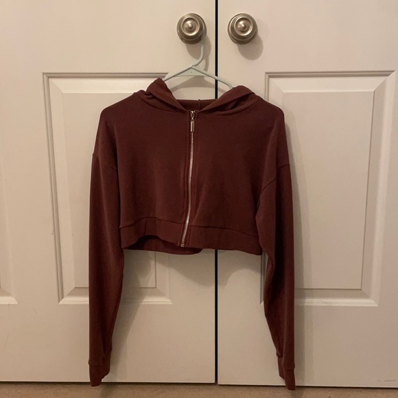 Cropped maroon sweat shirt. US size XS - Picture 1 of 3